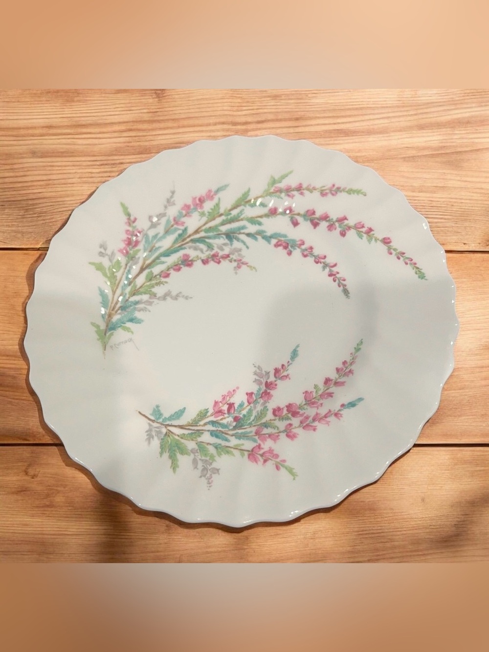 Royal Doulton Bell Heather R.1941 bone china floral dinner plate, glossy